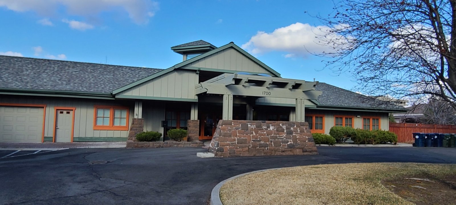 Outside view of the front of Bend House building